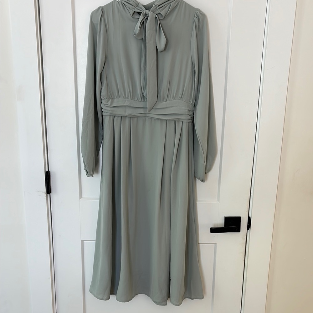 Elegant Sage Green Midi Dress